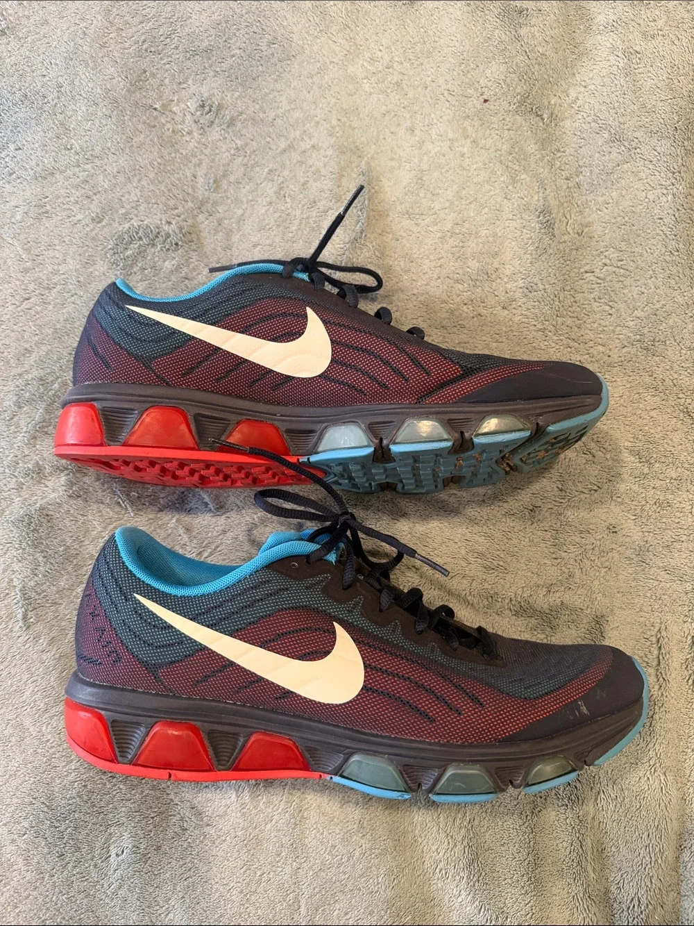 Nike Running Sneakers in Navy, Teal & Red Accents